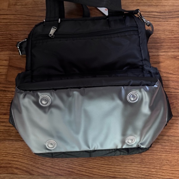 NWT Lug Ranger XL Overnight Bag - Midnight Black - Picture 2 of 6